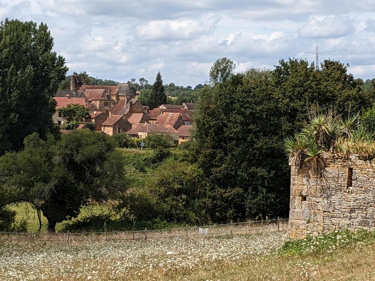 La Grange Symphorine, Chambre D'Hotes De Charme Situee Entre La Vallee De La Dordogne Et La Vallee De La Vezere Meyrals Dış mekan fotoğraf